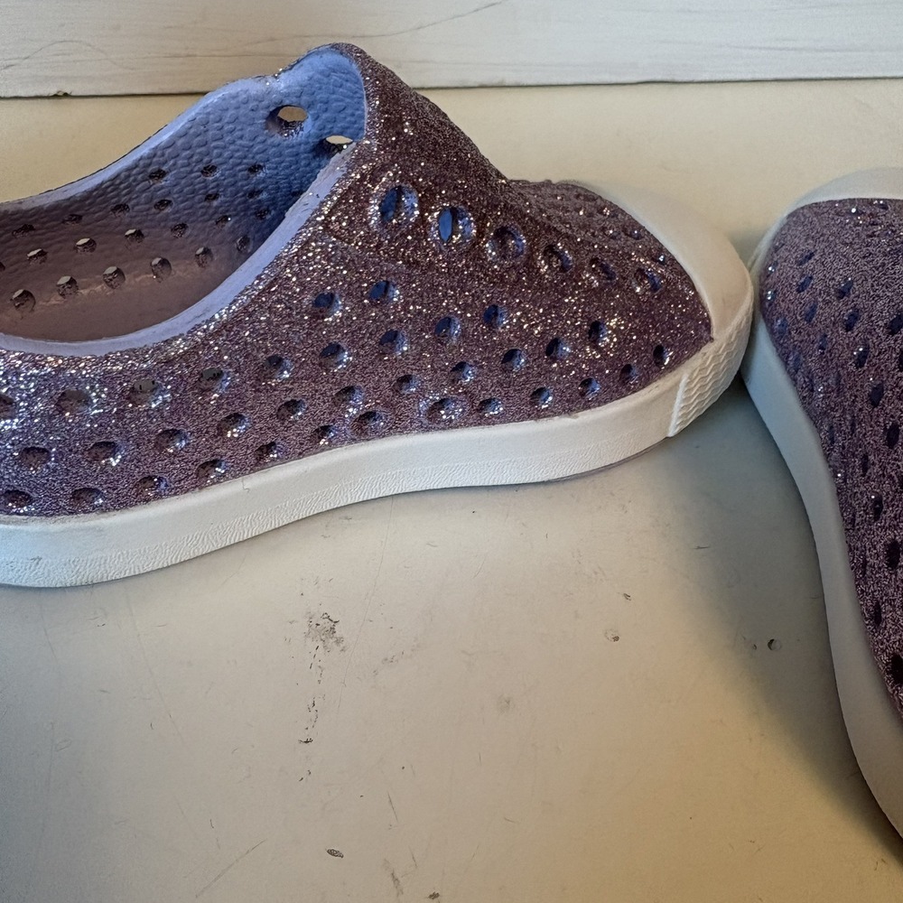 Native Kids Glitter Slip-On Sneakers in Lavender and White - Picture 11 of 12